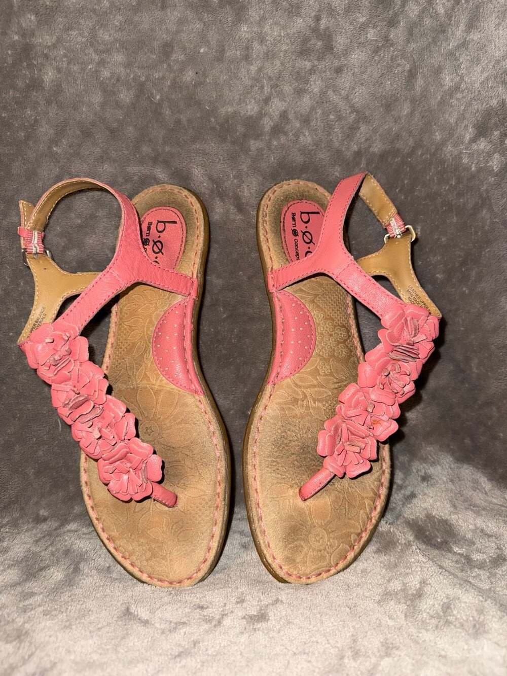 b.o.c. Born Concept Pink Leather Flower T-Strap Sandals Size 9